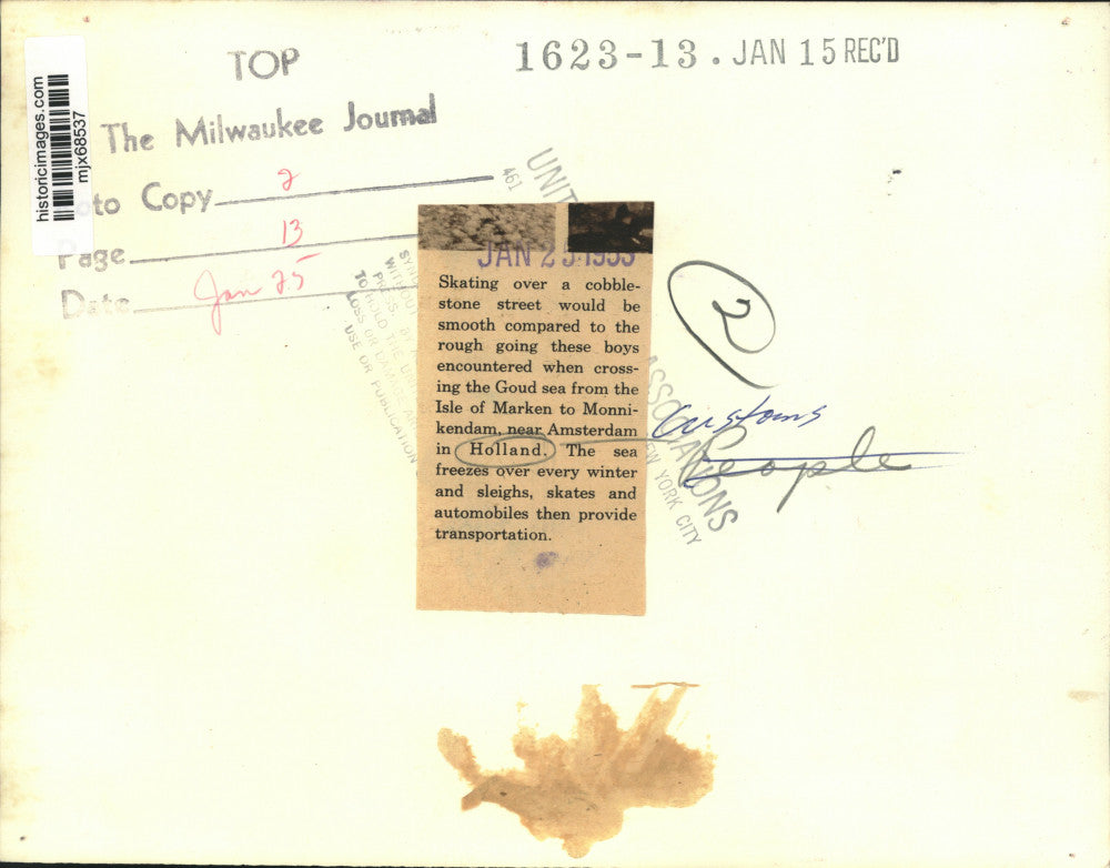 1955 Press Photo The sea freezes over every winter in Holland - mjx68537