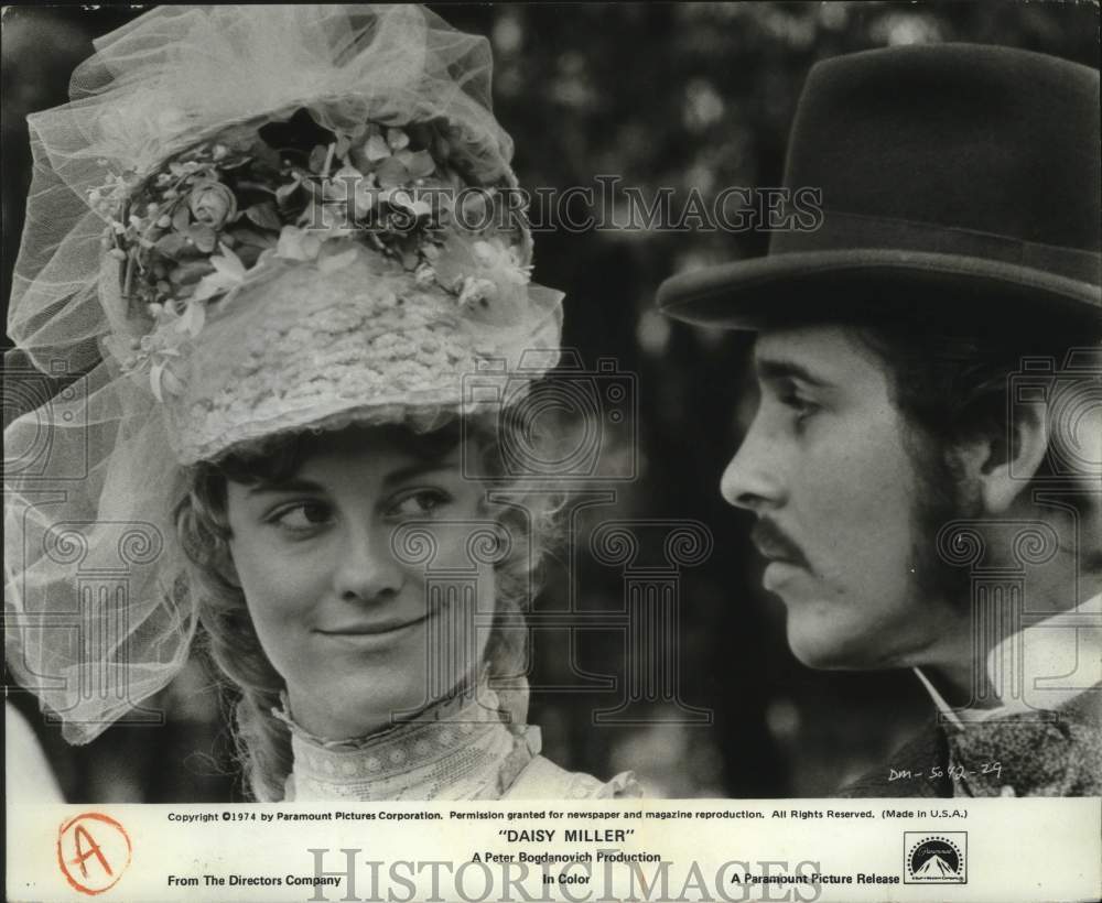 1974 Press Photo Cybill Shepherd and Barry Brown in &quot;Daisy Miller&quot;- Historic Images