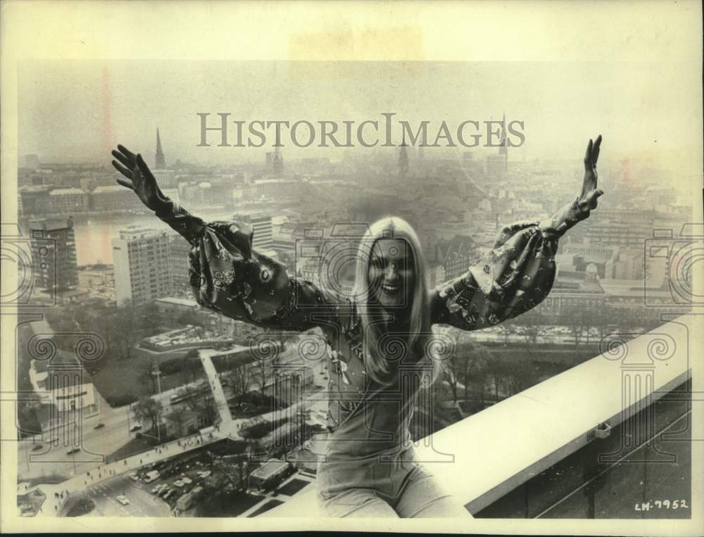 1973 Press Photo American Singer Peggy March Sits On Top Of The World In Germany- Historic Images