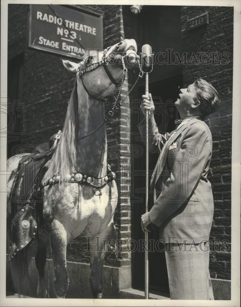 1951 Press Photo Horseplay with John Reed King - mjx69729- Historic Images