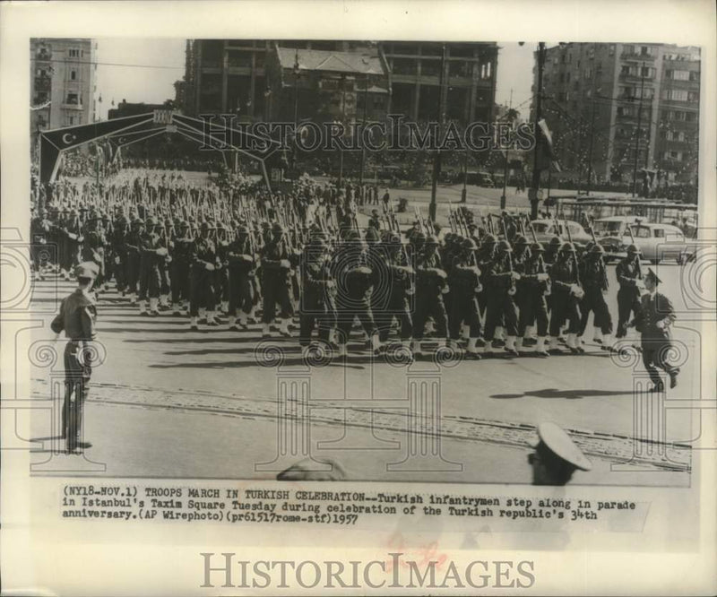 Load image into Gallery viewer, 1957 Press Photo Turkish Troops March In Celebration At Istanbul's Taxim Square
