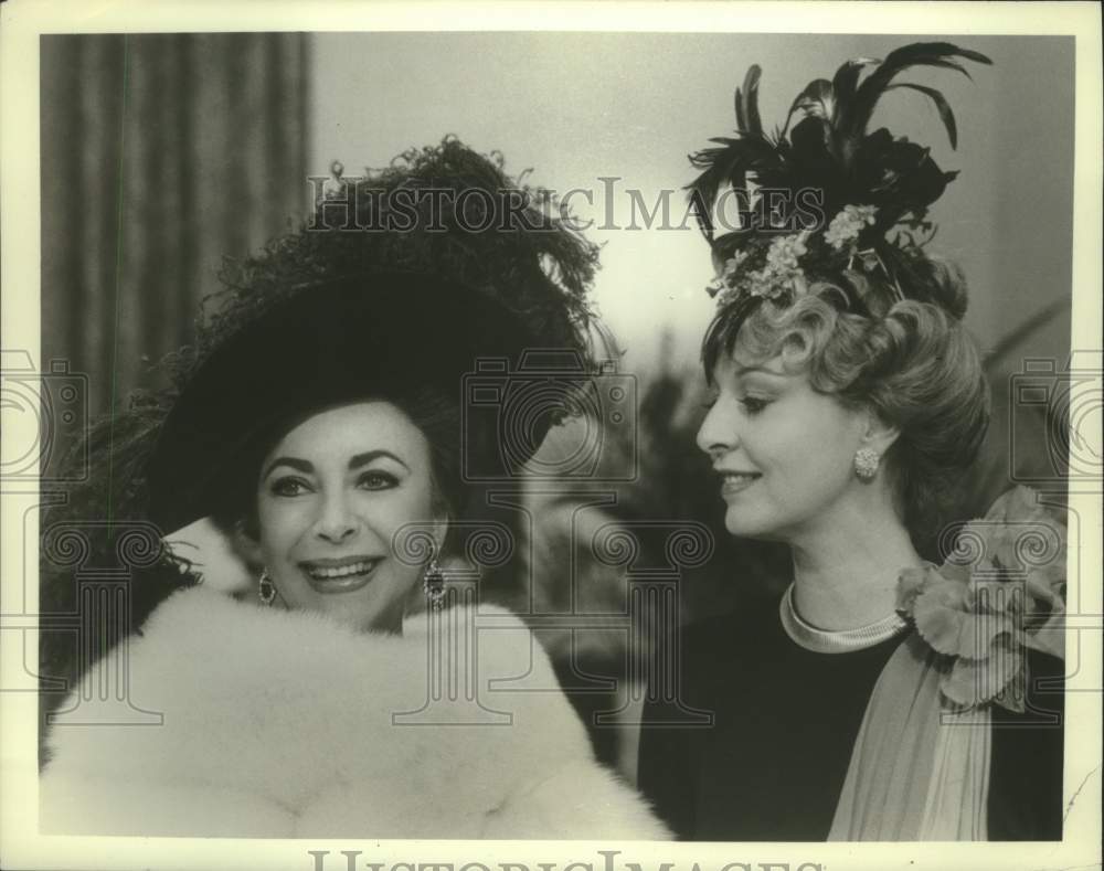 1985 Press Photo Elizabeth Taylor and Jane Alexander, in &quot;Malice in Wonderland&quot;- Historic Images