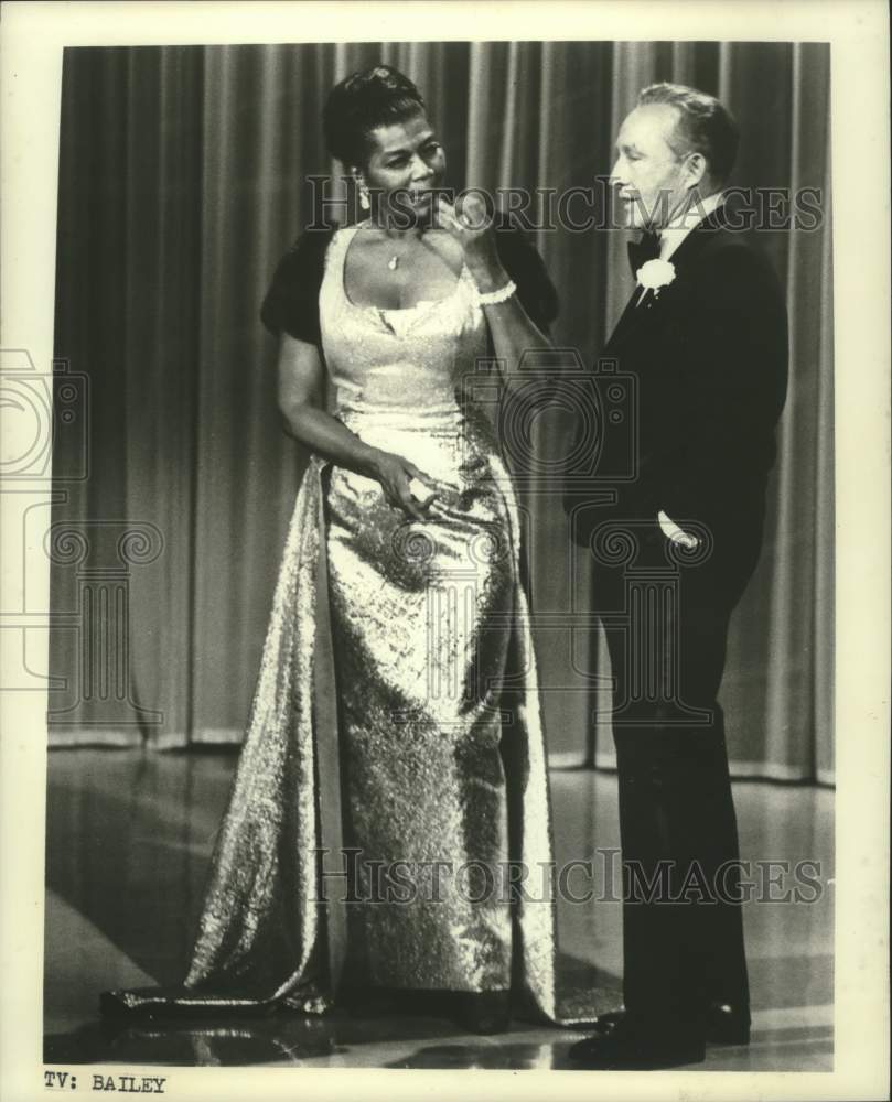 1971 Press Photo Pearl Bailey and Bing Crosby - mjx70672- Historic Images