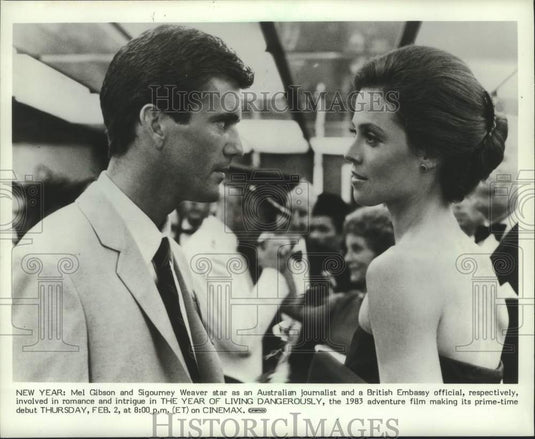 1983 Press Photo Mel Gibson,Sigourney Weaver,"The Year Of Living Dangerously."- Historic Images