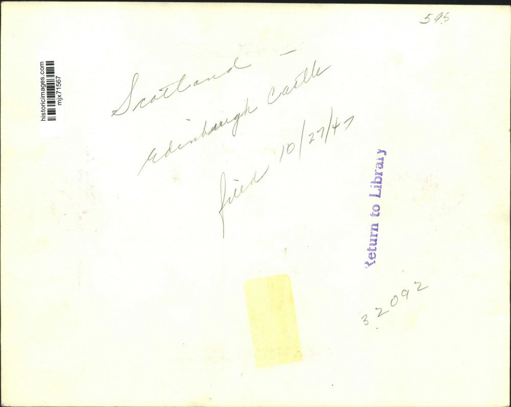 1947 Press Photo Scotland Edinburgh Castle from Princes St. Gardens - mjx71567