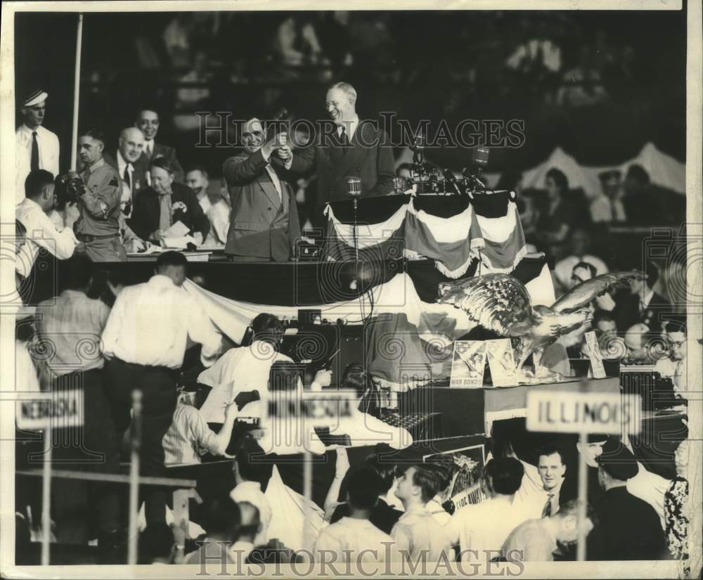 1944 Press Photo Earl Warren hands gavel over to new Chairman Joseph Martin
