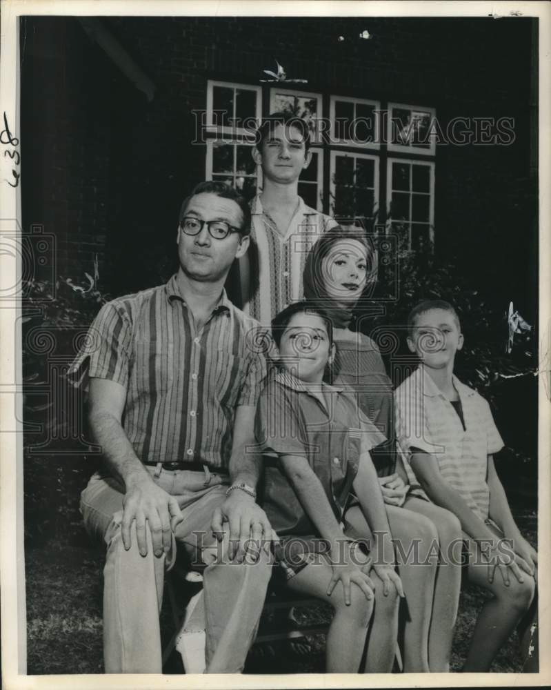 1951 Press Photo Steve Allen and his family pose for a portrait - mjx72107- Historic Images