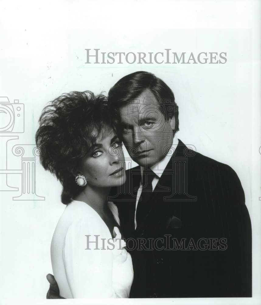 1986 Press Photo Elizabeth Taylor & Robert Wagner in "There Must Be a Pony"- Historic Images