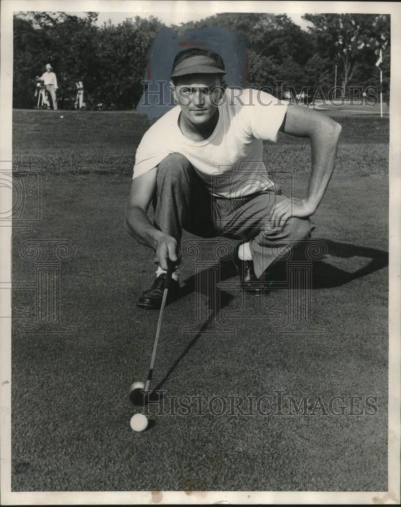 1954 Press Photo Bob Potkonjak on the golf course - mjx74442- Historic Images