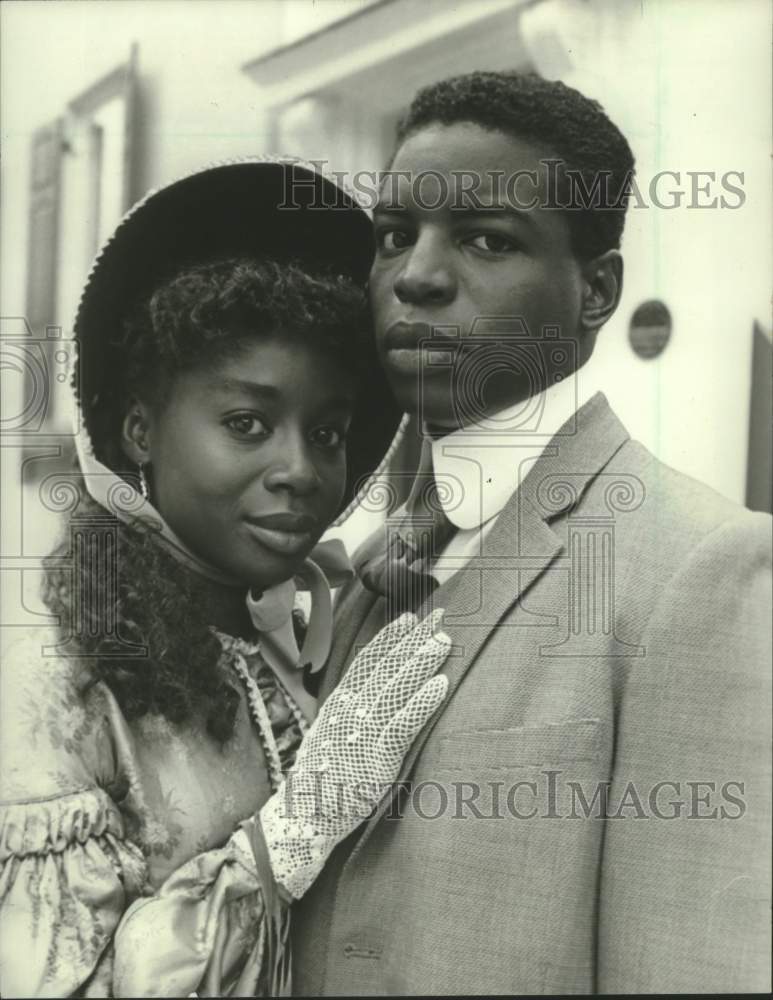 1987 Press Photo Akosua Busia and LeVar Burton in A Special Friendship, CBS- Historic Images