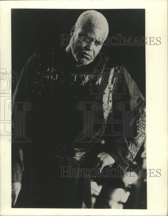 1977 Press Photo James Earl Jones in title role of "King Lear" - mjx75802- Historic Images