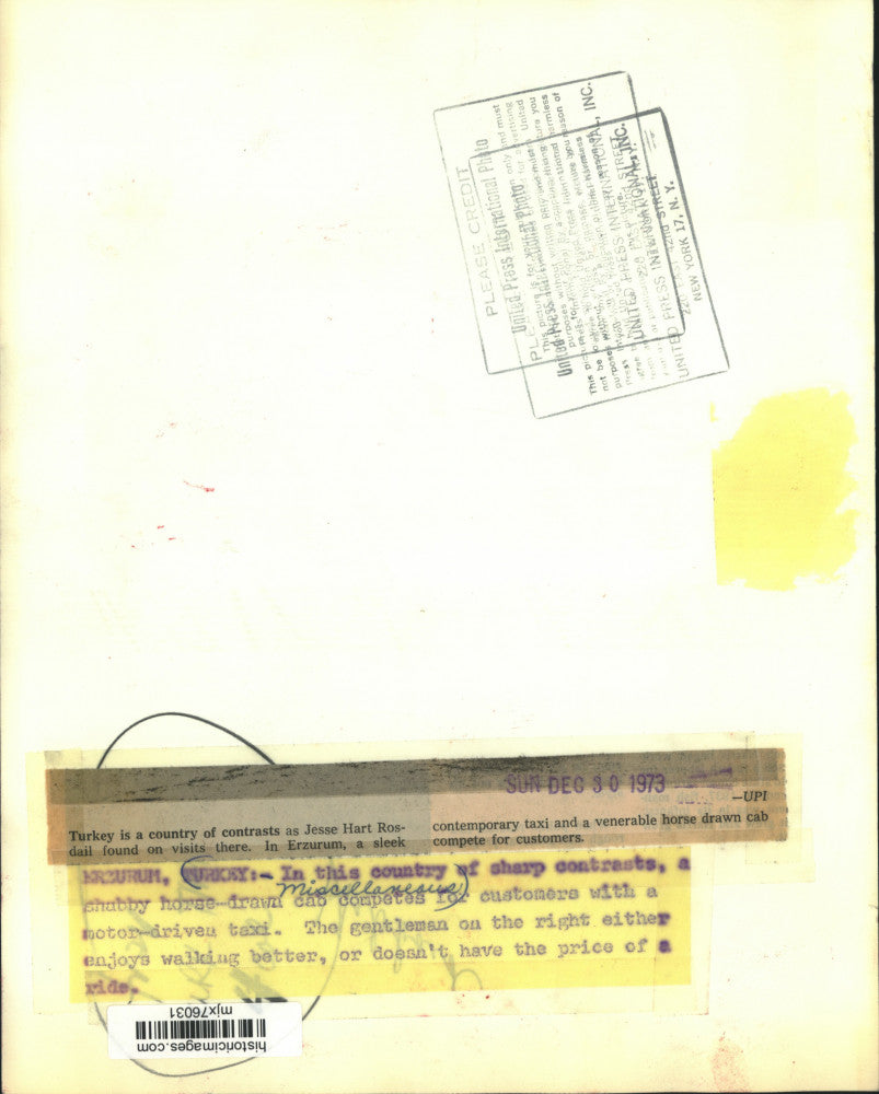 1973 Press Photo A man rides in horse drawn cab in Erzurum, Turkey - mjx76031