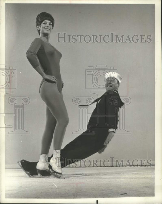 1969 Press Photo Yvonne Collins and Paul Andre in "Holiday on Ice" - mjx76665- Historic Images
