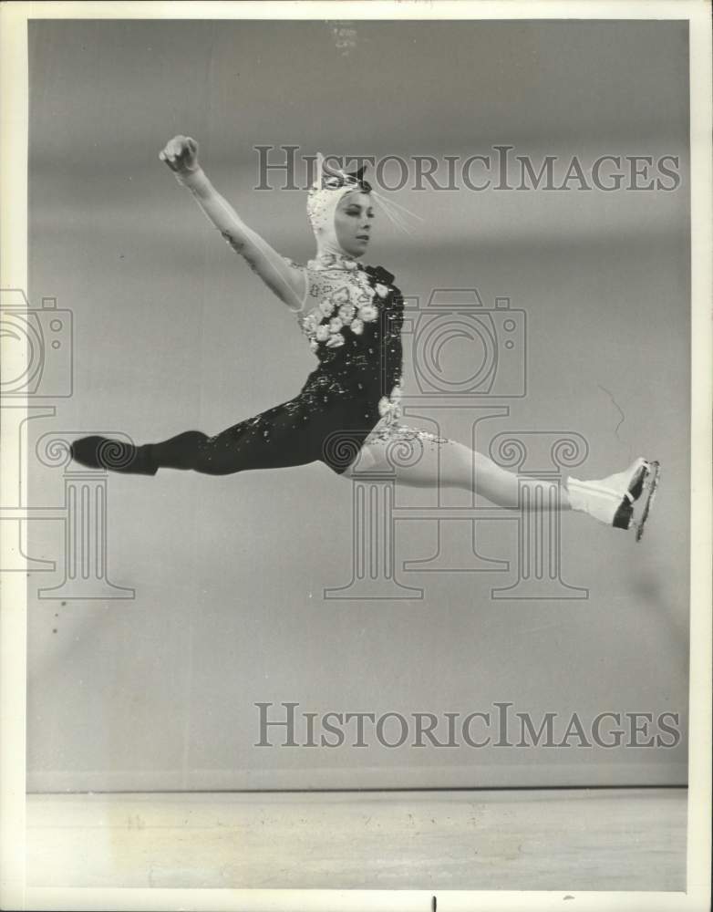 1969 Press Photo Anna Galmarini performs in Holiday on Ice show - mjx76673- Historic Images