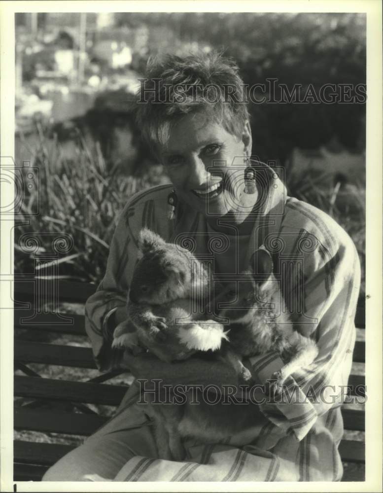 1987 Press Photo Cloris Leachman Stars In NBC's 'Fact Of Life Down Under'- Historic Images