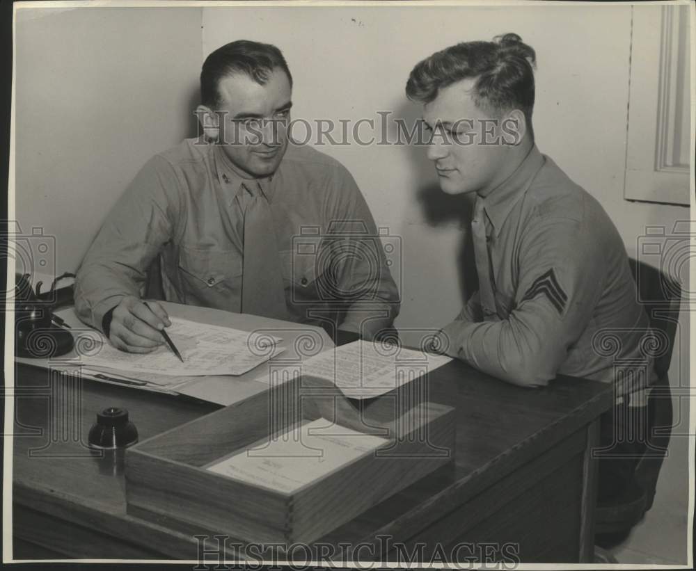 1945 Press Photo Joseph McCarthy and Sergeant Edmund Rucinski US Marine Corps- Historic Images