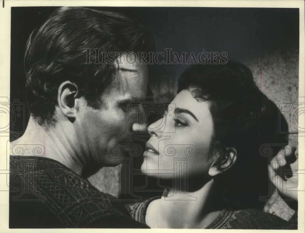 1974 Press Photo Carlton Heston and Haya Harareet in Film Version of "Ben Hur"