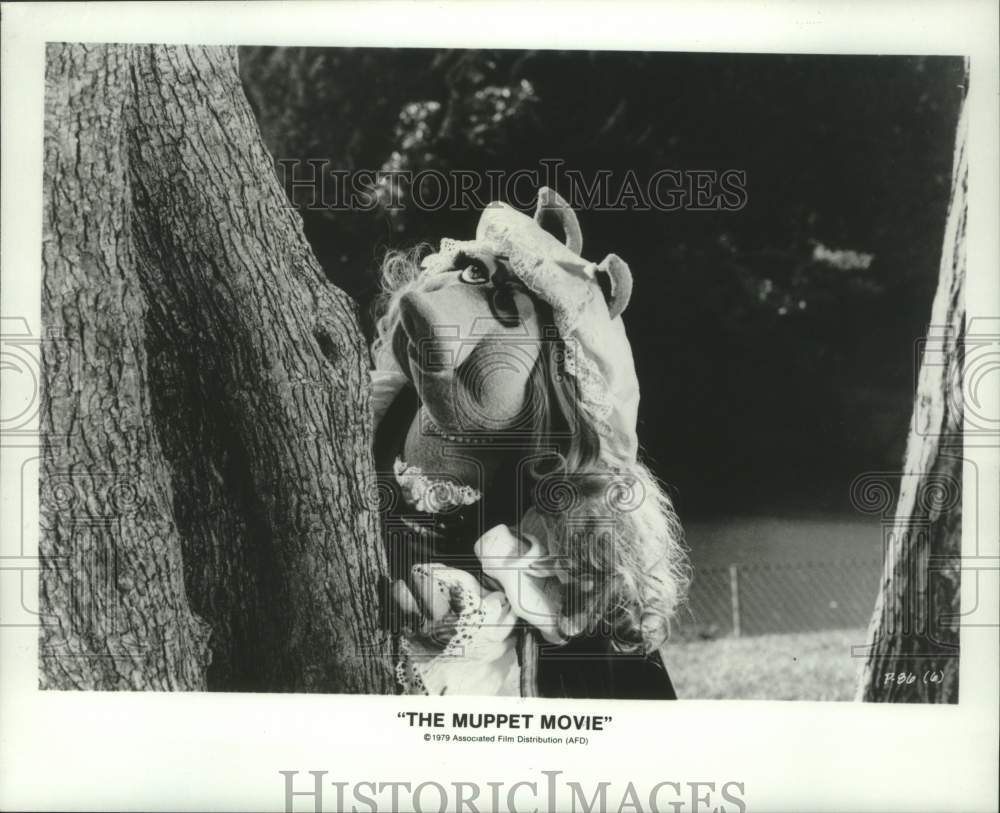 1979 Press Photo Miss Piggy in &quot;The Muppet Movie&quot; - mjx77352- Historic Images