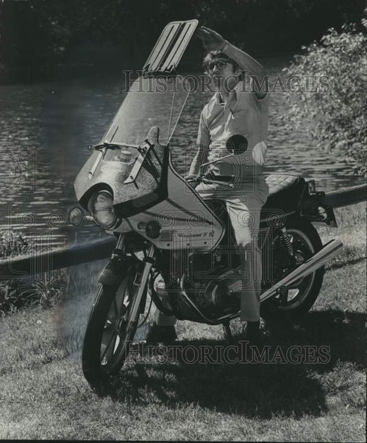 1977 Press Photo Inventor John S. Hickman - mjx78222