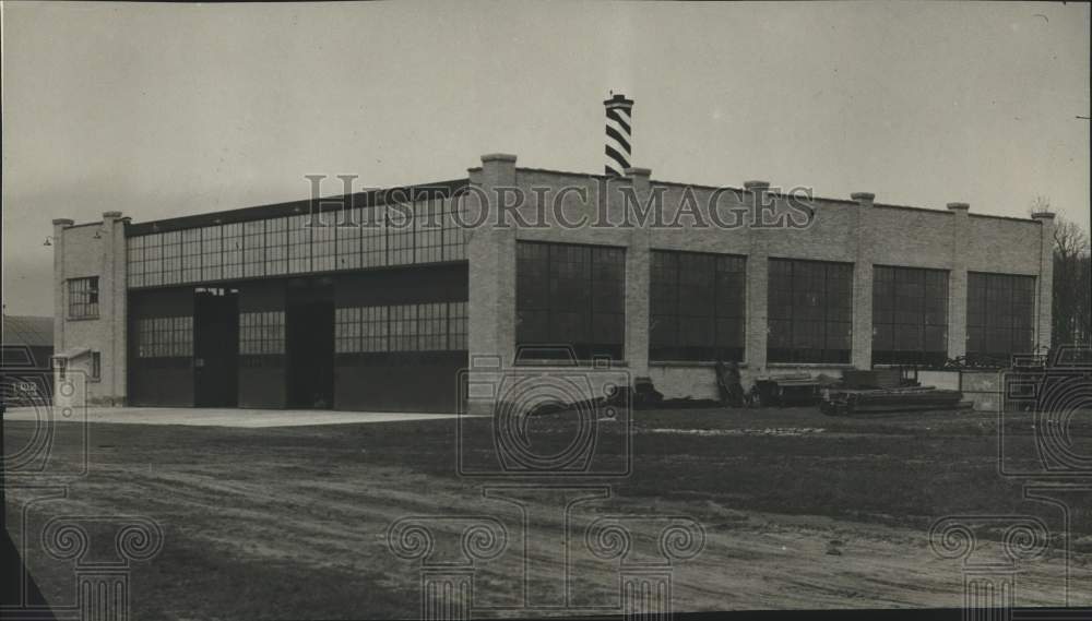 1931 Press Photo Hanger at Milwaukee airport in Mitchell - mjx78384- Historic Images