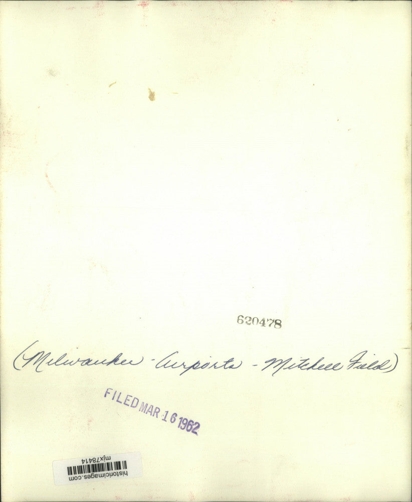 1962 Press Photo Snow removal on landing strip at Mitchell Field in Milwaukee.