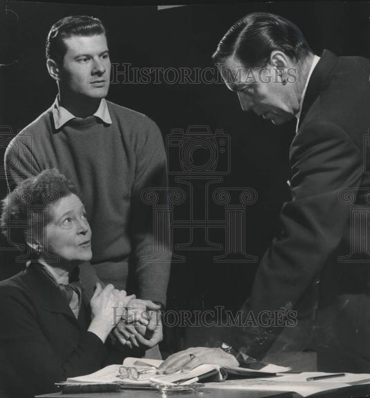 1956 Press Photo Eva LeGallienne & other stars of Fred Miller theater's "Ghosts"- Historic Images