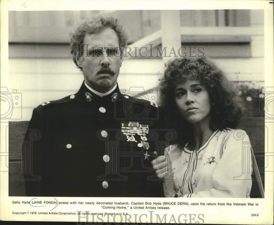 1978 Press Photo Jane Fonda & Bruce Dern star in "Coming Home" - mjx80225- Historic Images