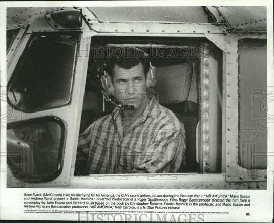 1990 Press Photo Actor Mel Gibson flying a plane in "Air America" - mjx80472- Historic Images