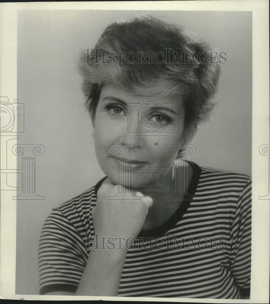 1977 Press Photo Actress Gloria DeHaven - mjx81375