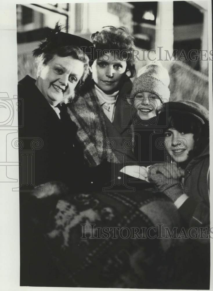 1984 Press Photo Angela Lansbury stars in &quot;The Gift of Love: A Christmas Story&quot;- Historic Images
