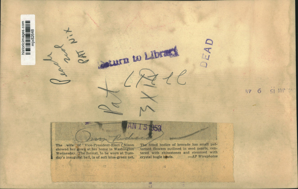 1953 Press Photo Mrs. Richard Nixon in Her Inaugural Ball Gown - mjx82648