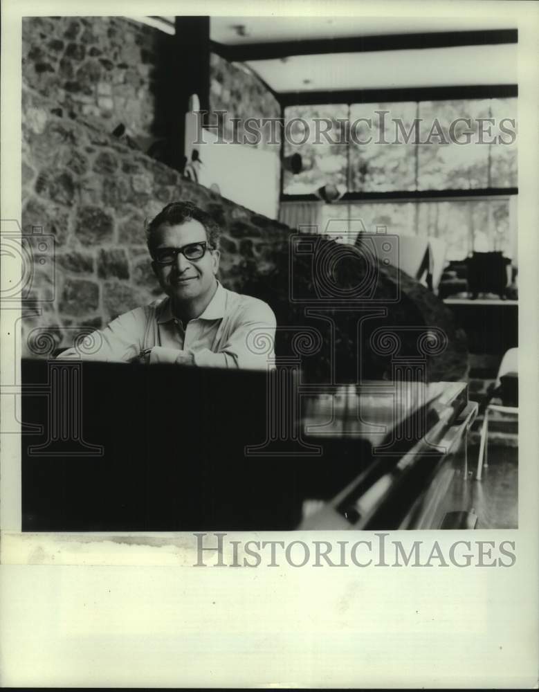 1965 Press Photo Jazz pianist Dave Brubeck in his Connecticut home studio- Historic Images