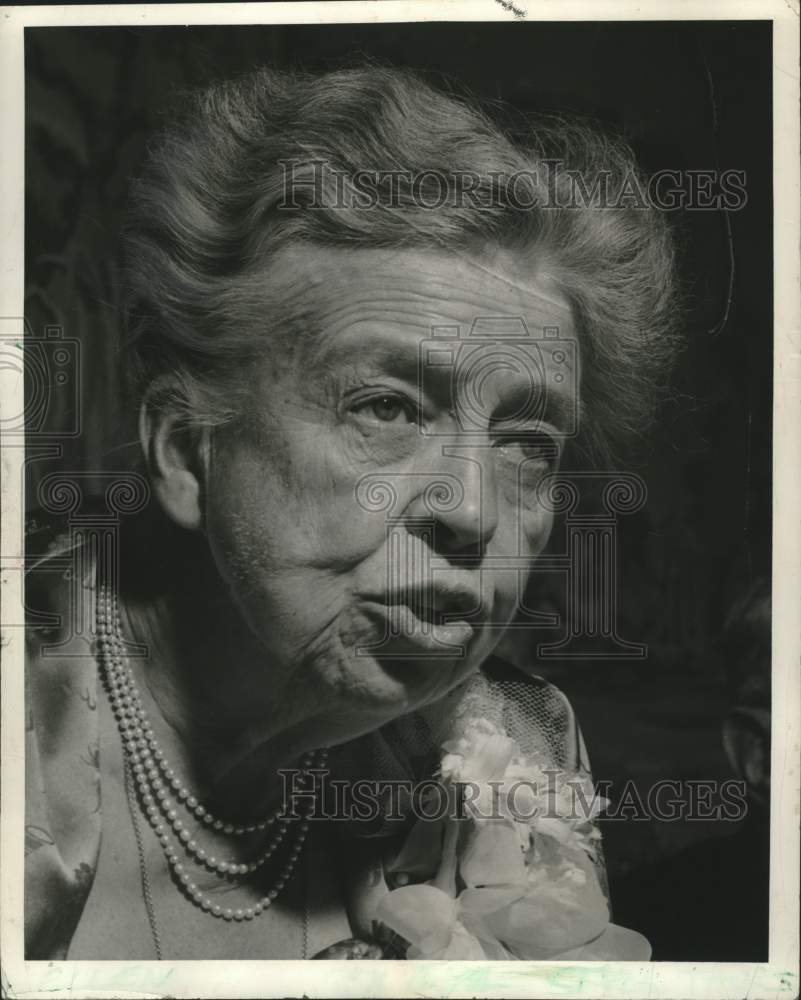 1955 Press Photo Mrs. Eleanor Roosevelt speaking in Milwaukee, Wisconsin- Historic Images