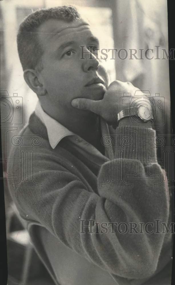 1964 Press Photo Denny Lemaster contemplates Milwaukee Braves' opening day- Historic Images