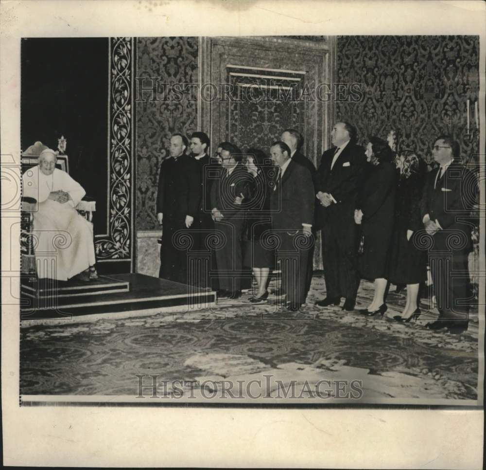 1962 Press Photo Vatican-Pope John XXIII grants audience to group of people