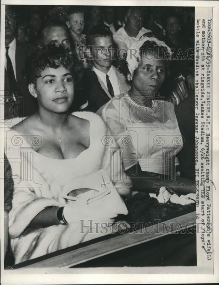 1959 Press Photo Boxer Floyd Patterson's wife & mother ringside, Yankee Stadium- Historic Images