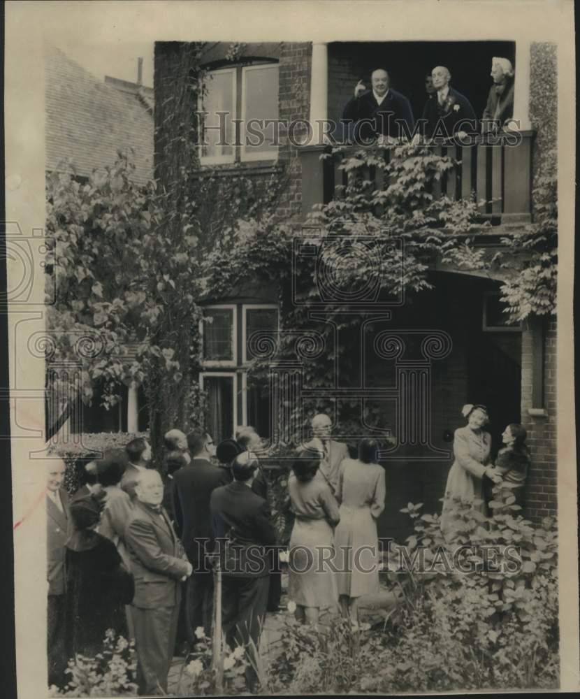 1951 Press Photo Prime Minister Winston Churchill thanks Woodford residents