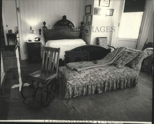 1965 Press Photo Franklin D. Roosevelt's wheelchair in his bedroom - mjx87322