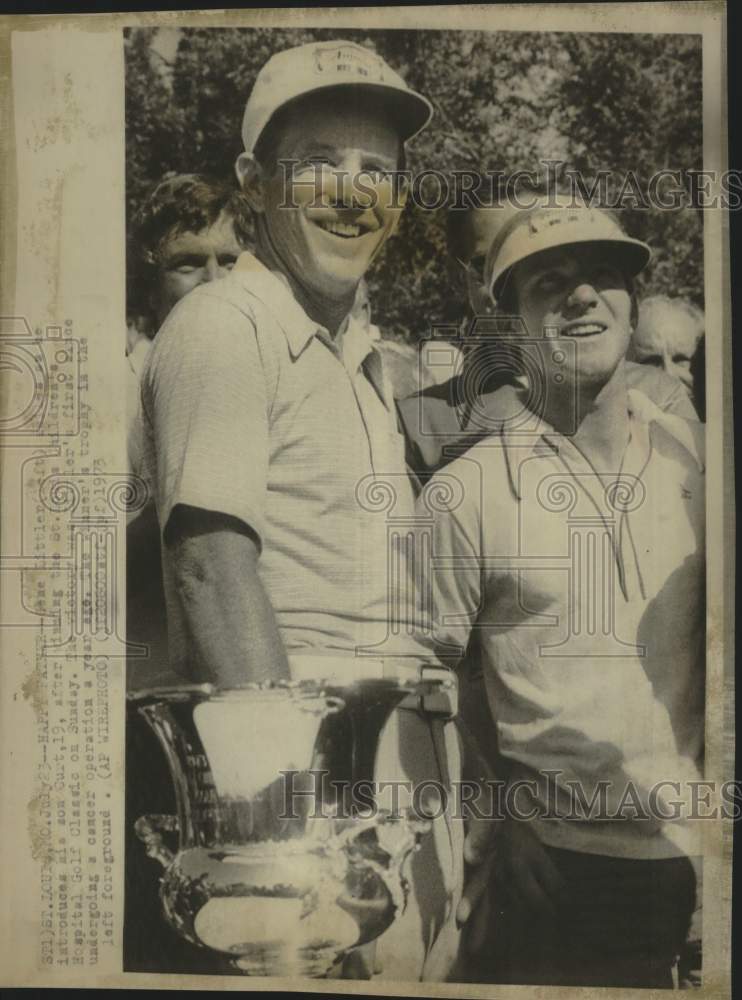 1973 Press Photo Gene Littler &amp; son, St Louis Children&#39;s Hospital Golf Classic- Historic Images