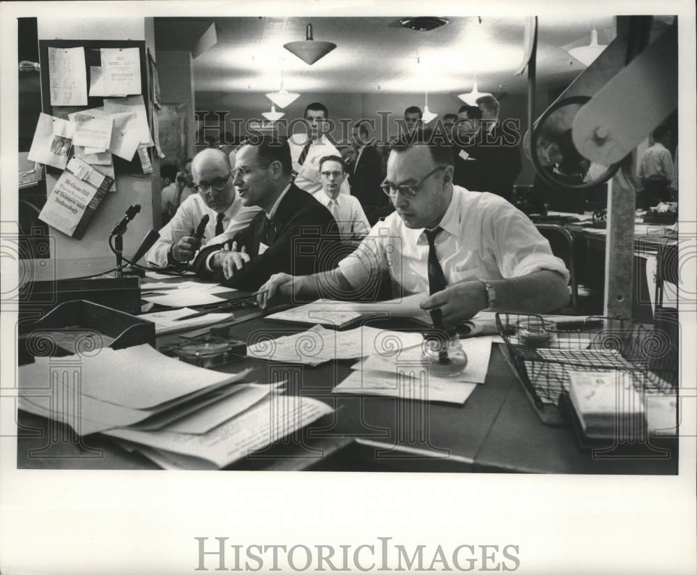 1964 Press Photo The Milwaukee Journal election headquarters - mjx90313- Historic Images