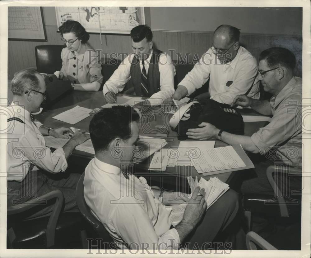 1953 Press Photo The Milwaukee Journal covers election results - mjx90333