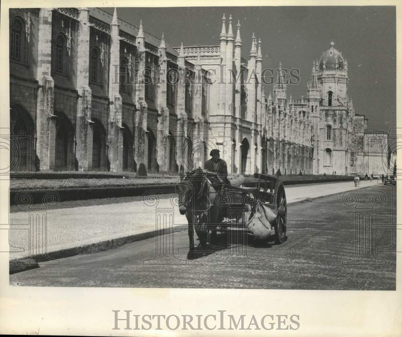 Load image into Gallery viewer, 1973 Press Photo The monastery of Jeronimos in Lisbon, Portugal - mjx90382

