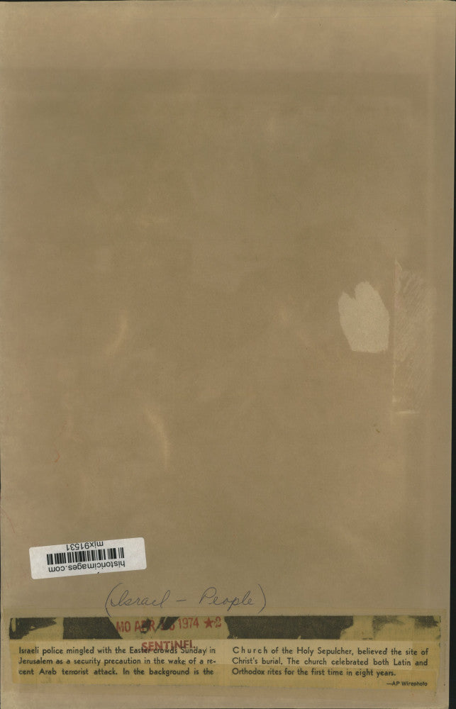 1974 Press Photo Police Patrol Streets Among Easter Crowds in Jerusalem, Israel