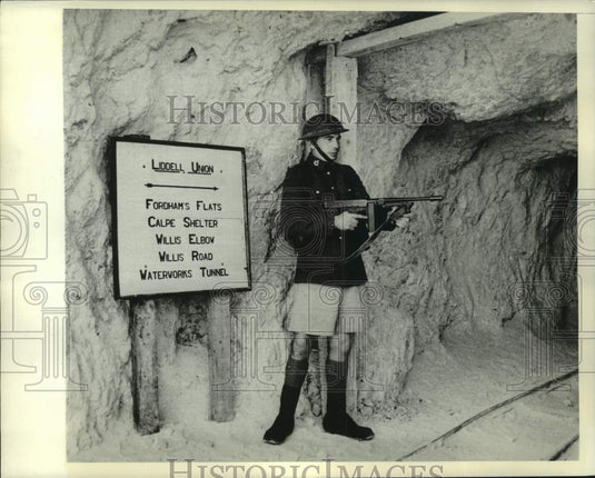 Press Photo Guard by tunnel entrance at Rock of Gibraltar - mjx96203