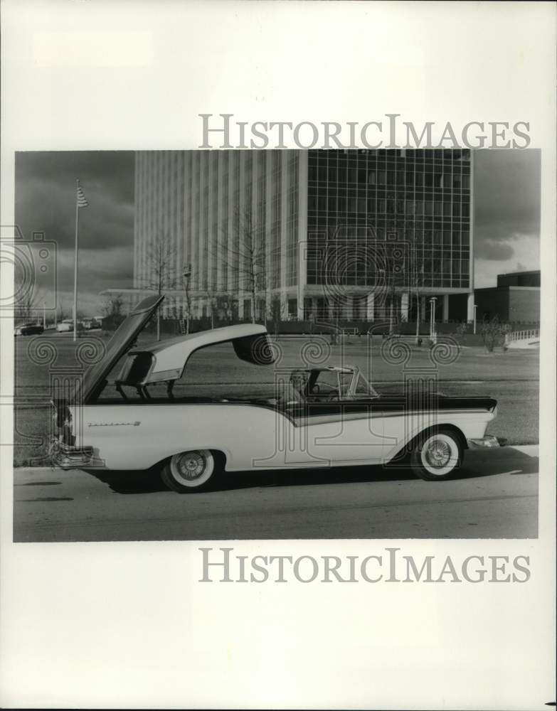 Press Photo Ford Fairlane 500 Skyliner - mjx96665- Historic Images