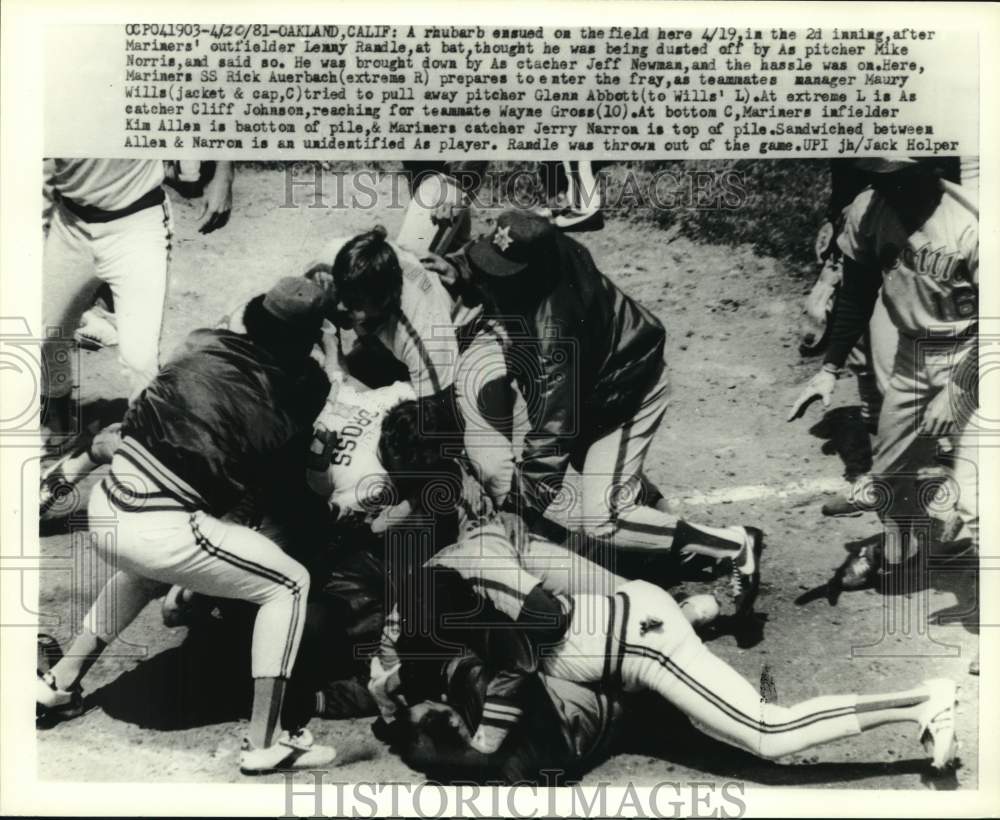 1981 Press Photo Fight during game between Mariners&#39; and Oakland As&#39; players- Historic Images