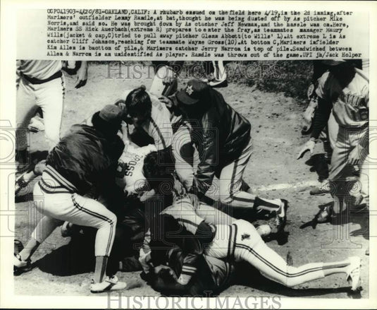 1981 Press Photo Fight during game between Mariners' and Oakland As' players- Historic Images