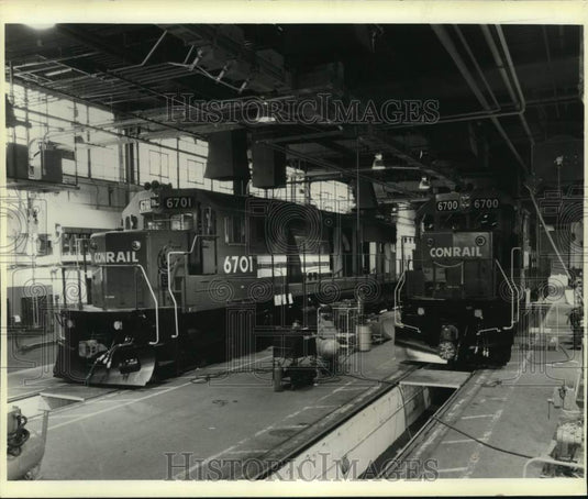 1983 Press Photo SD50 diesel-electric locomotives at plant in LaGrange, Illinois- Historic Images