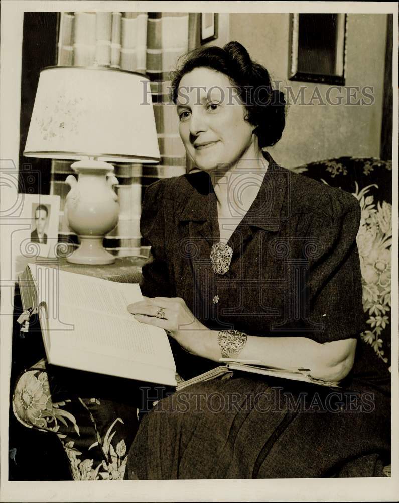 1940 Press Photo Mrs. W.J. Perkins, Milwaukee Society - mjx98100- Historic Images