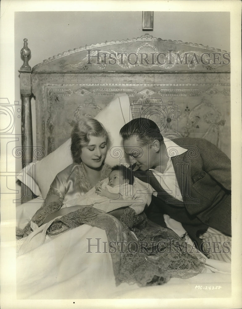 1932 Press Photo John & Dolores Costello Barrymore with newborn John Blythe